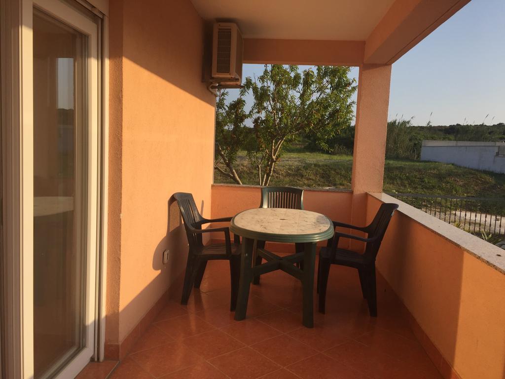 Sunny Rock Volme Apartments Banjole Exterior photo